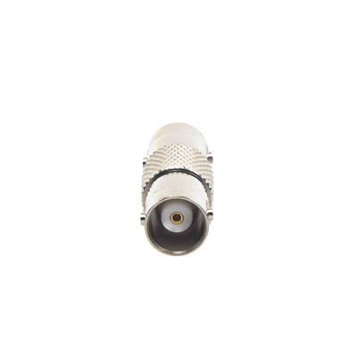 Imagen de Adaptador Tipo Barril para 50 Ohm de Conectores BNC Hembra a BNC Hembra, Niquel/Oro/Polipropileno.