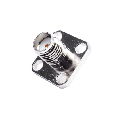 Imagen de Conector SMA Hembra, Montaje de Panel Cuadrado, 4 Perforaciones, Soldable, Niquel/ Oro/ Teflón.